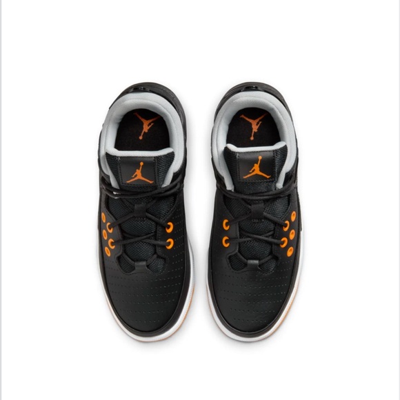 Like New Jordan Max Aura 5 Big Kids Sneakers - Picture 5 of 6
